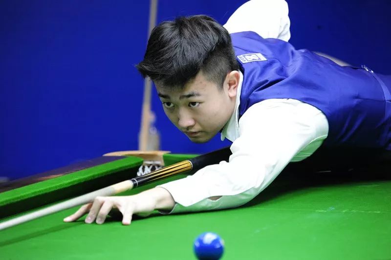 个运动员的 个运动员的